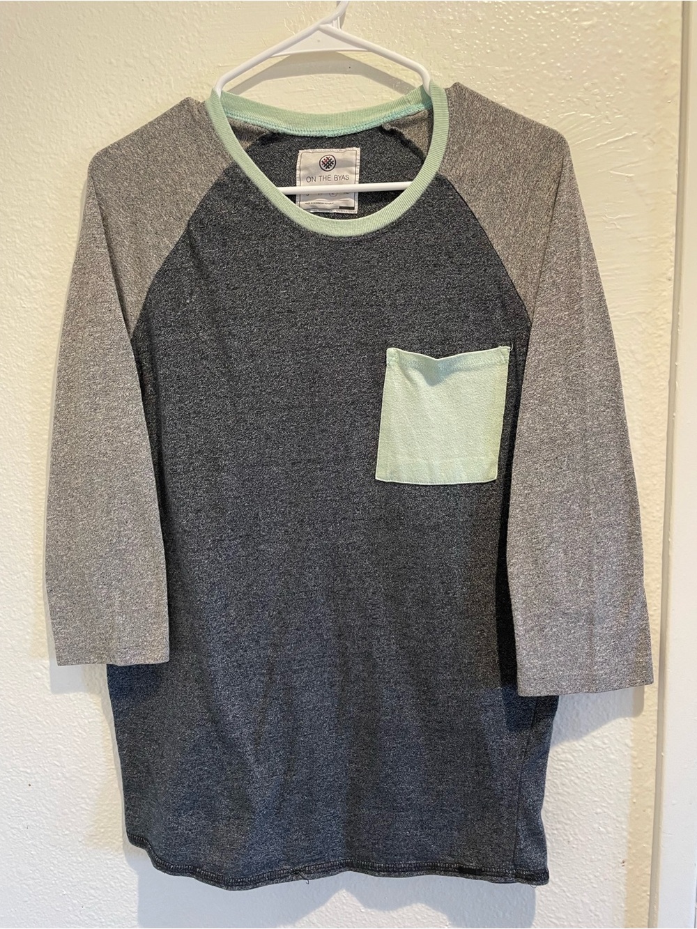 On The Byas PacSun Men’s 3/4 Raglan Baseball Tee Pocket Shirt Charcoal Mint L